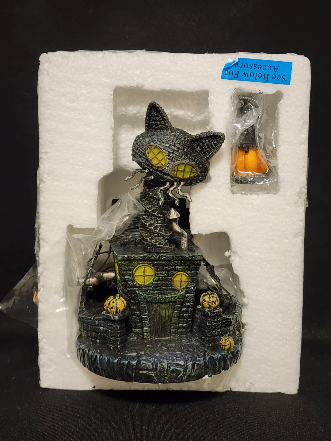 Tim Burton's-RARE-CAT HOUSE-$125.00CAD - photo 5