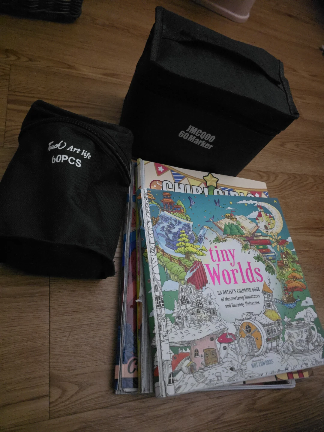 Art Supplies: 60 Markers & Coloring Books - photo 2