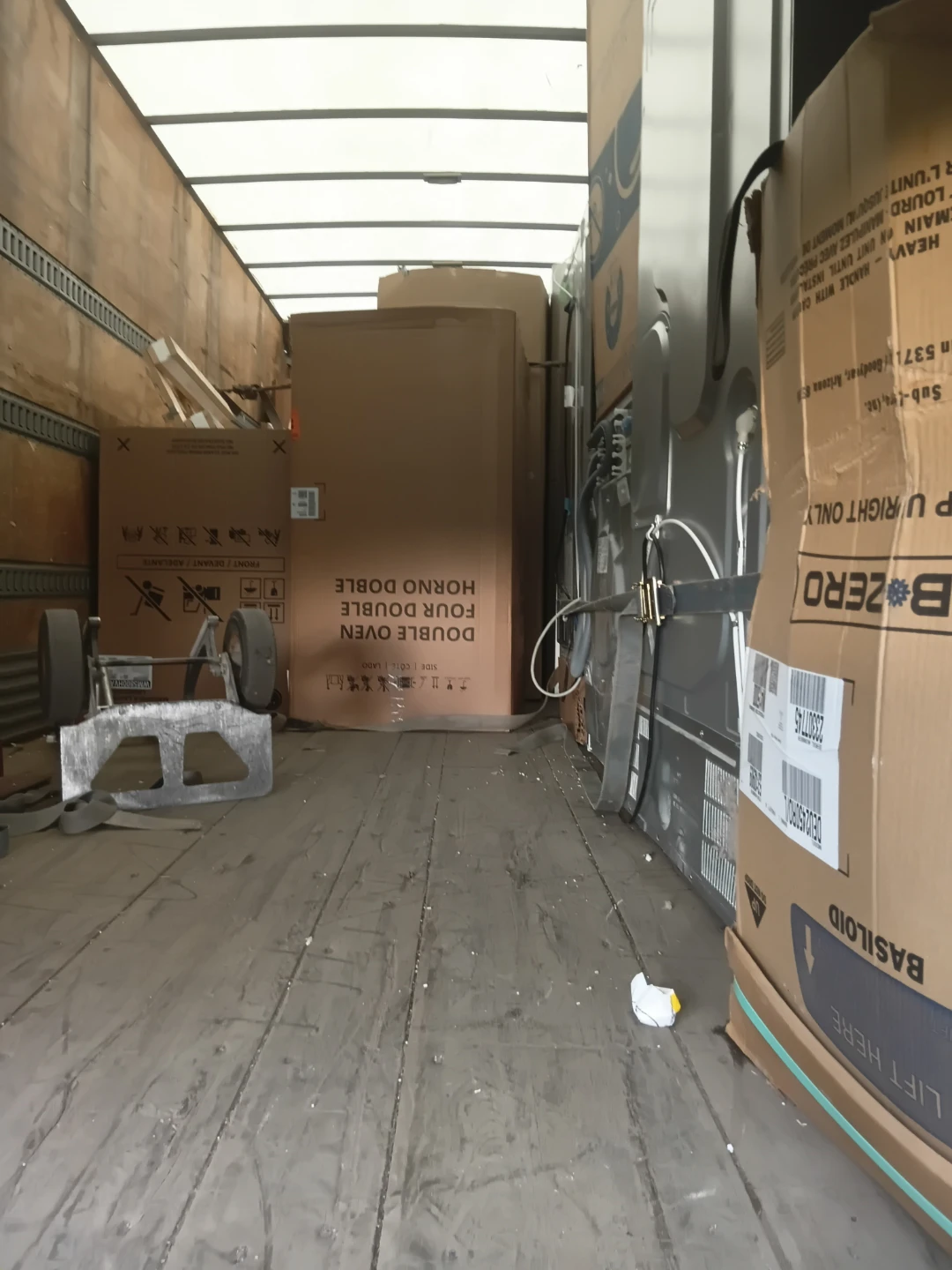 Moving truck & moving van