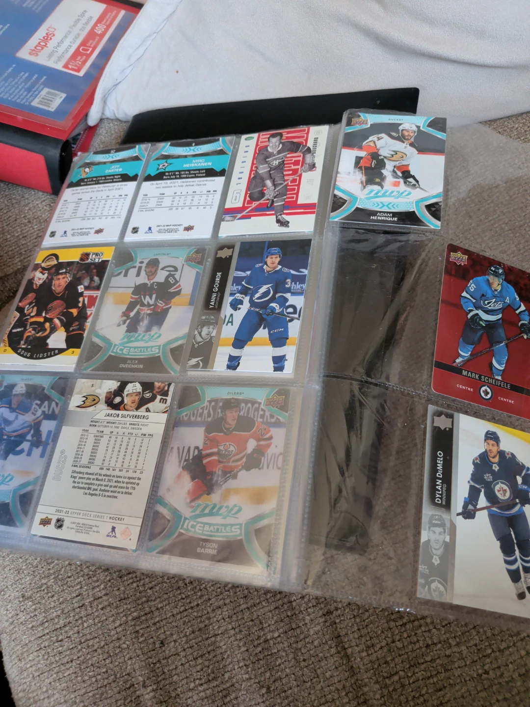 Book of around 50 hockey cards - photo 5