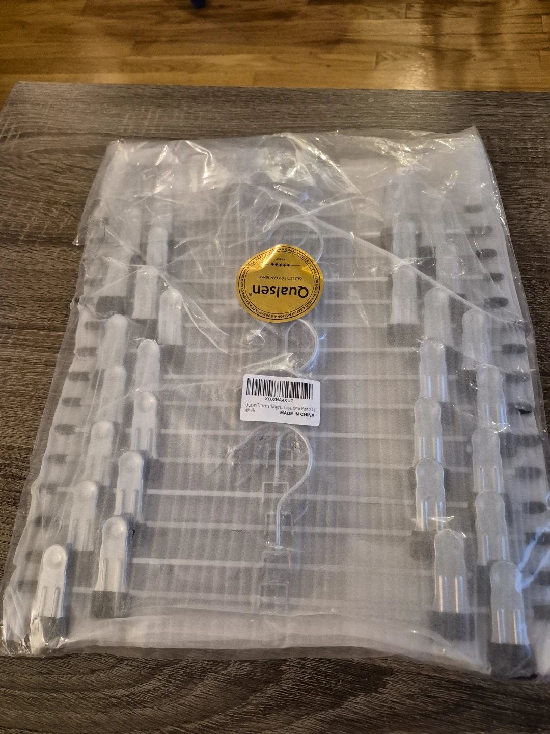 Qualsen 2 Pack Skirt/pant Hangers with Adjustable Clips - photo 4
