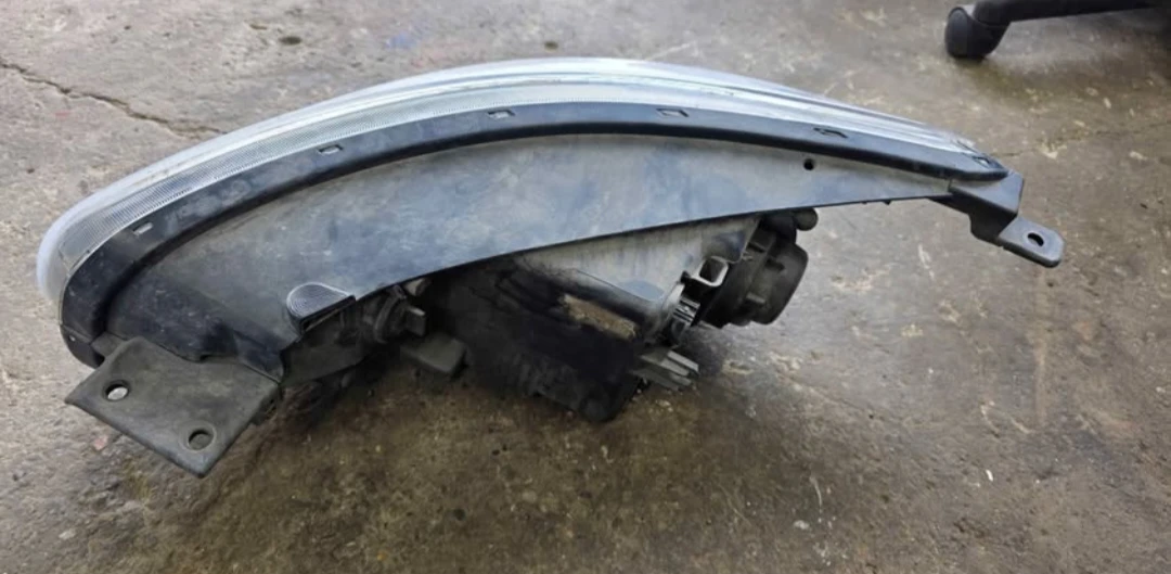 2017 Kia Soul + EX Right Passenger Headlight - photo 2
