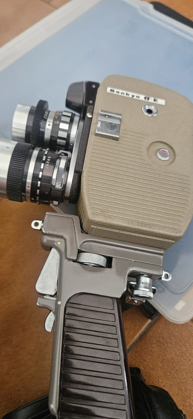 Sankyo 8-E Super 8 Film Camera - photo 3