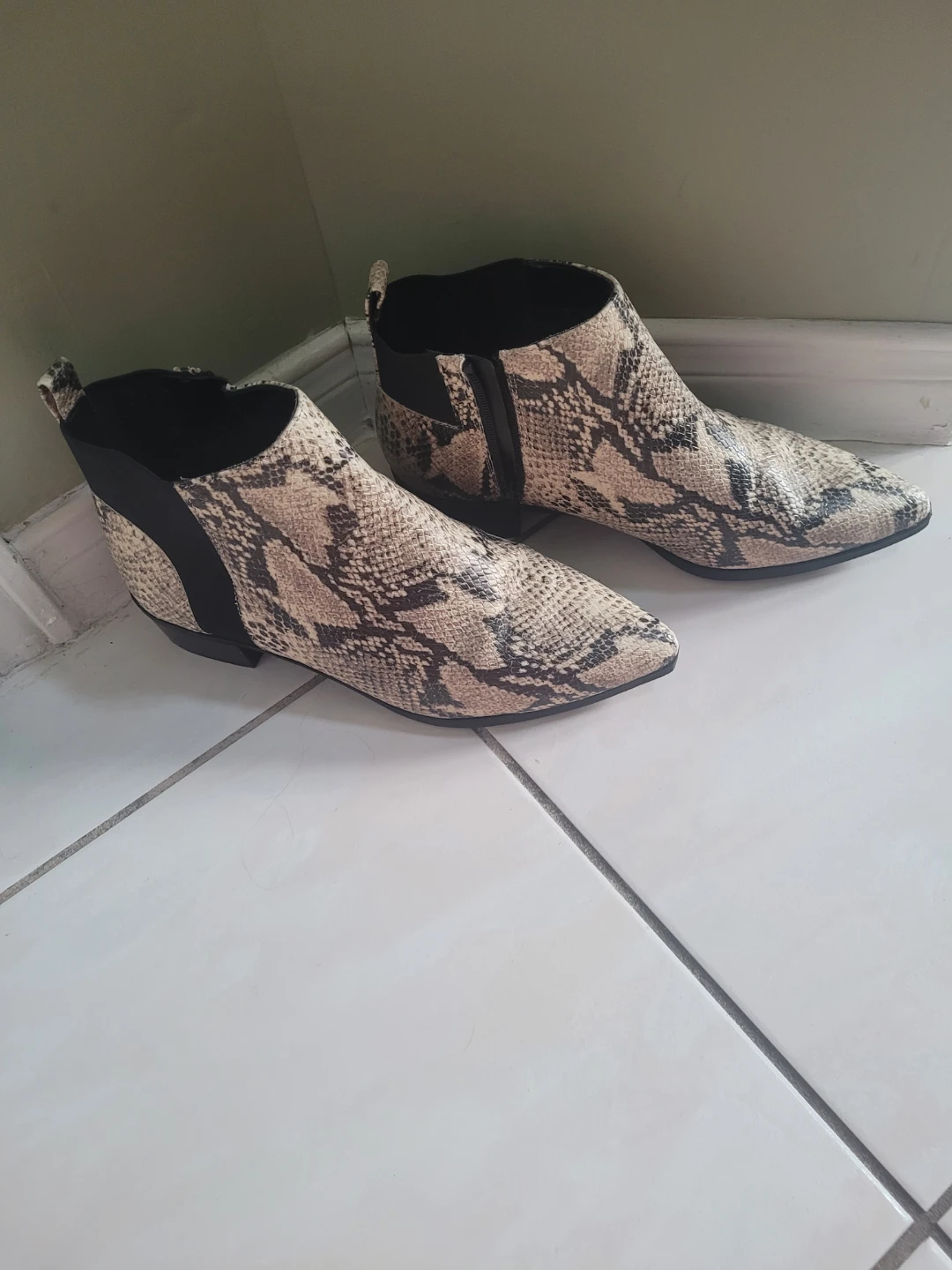 Women's Snake Print Chelsea Boots