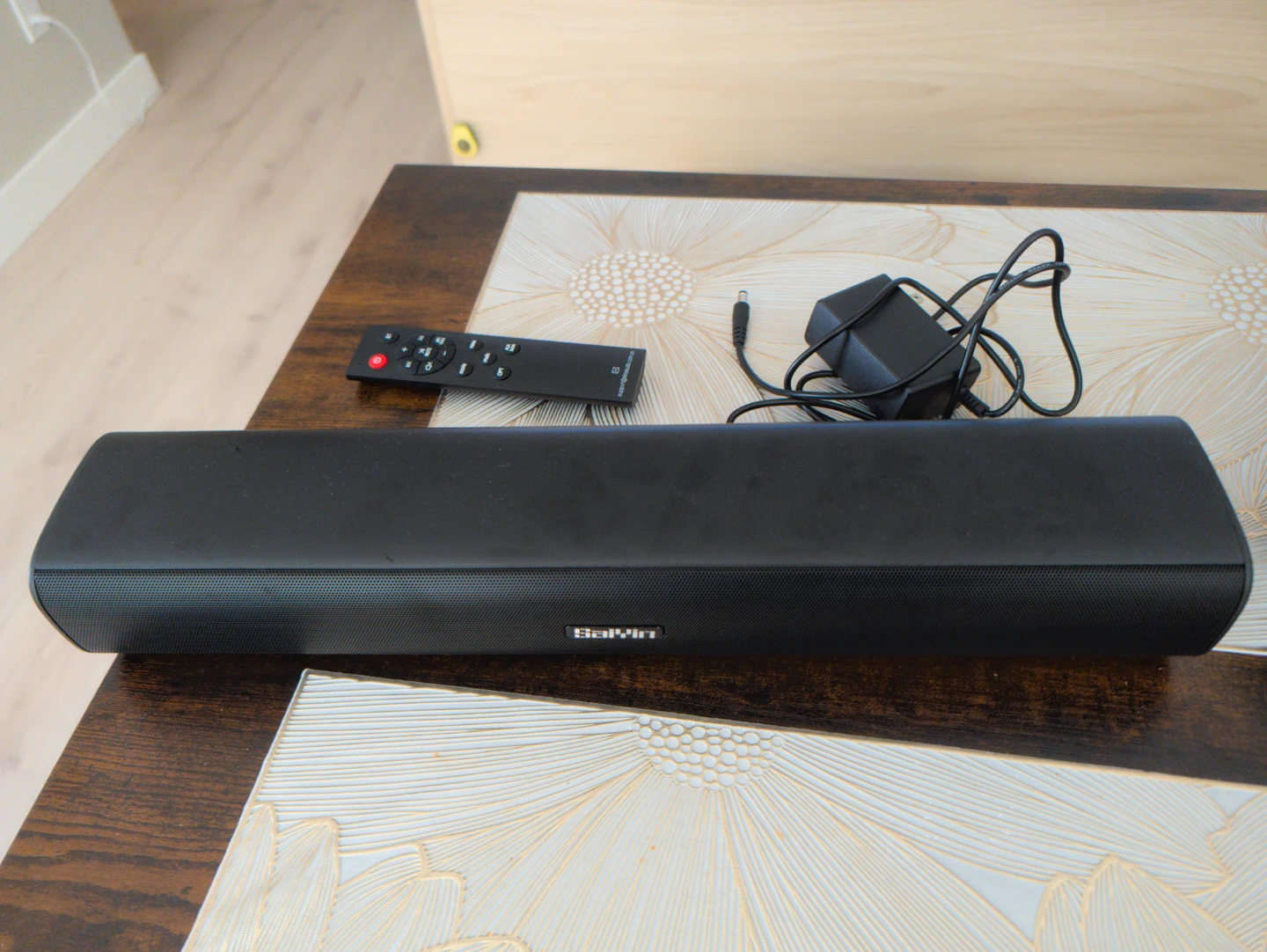 SaiWin Bluetooth Soundbar with Remote - photo 2