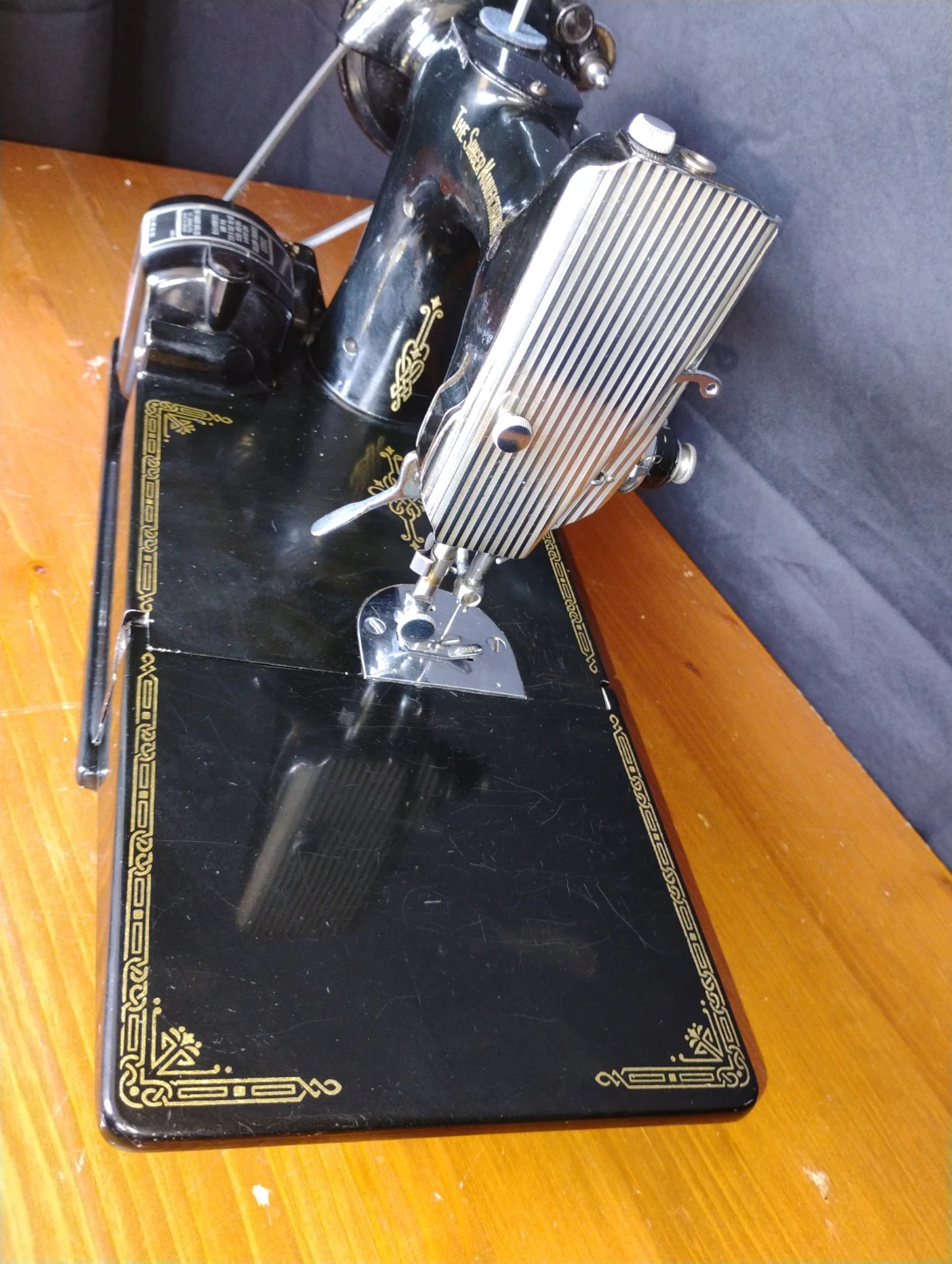 Singer  portable sewing maching
