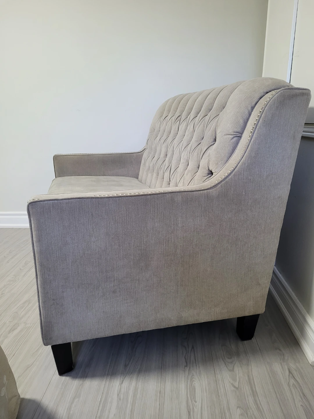 Tufted Loveseat - photo 2