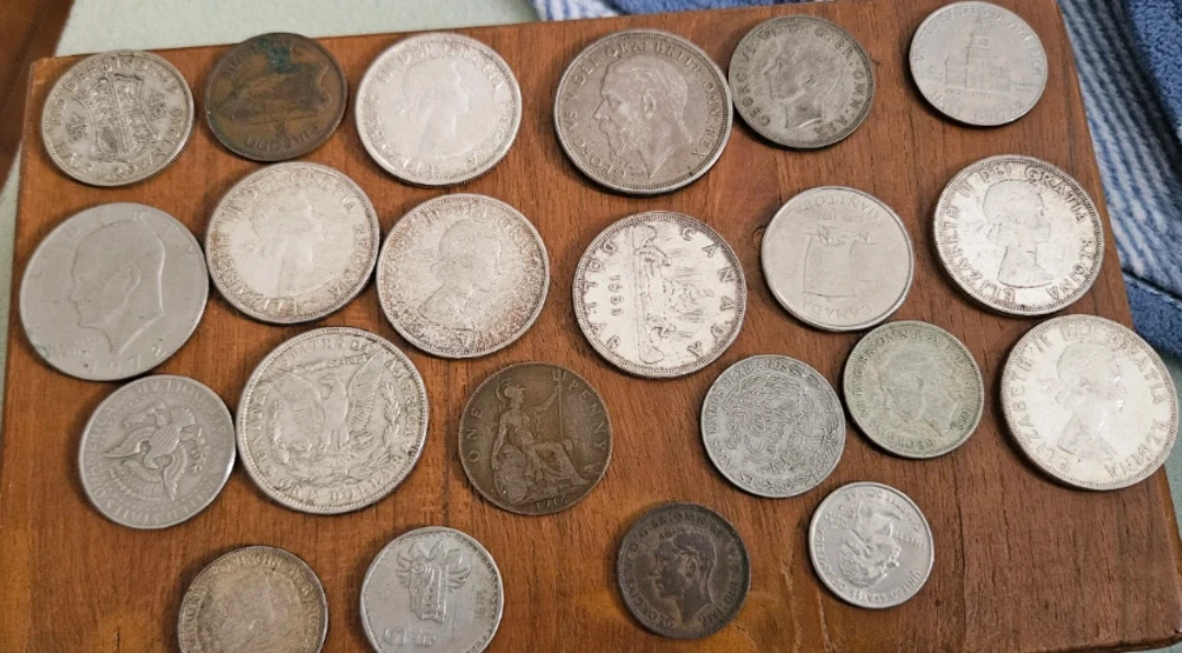 Collection of Assorted Coins - photo 2