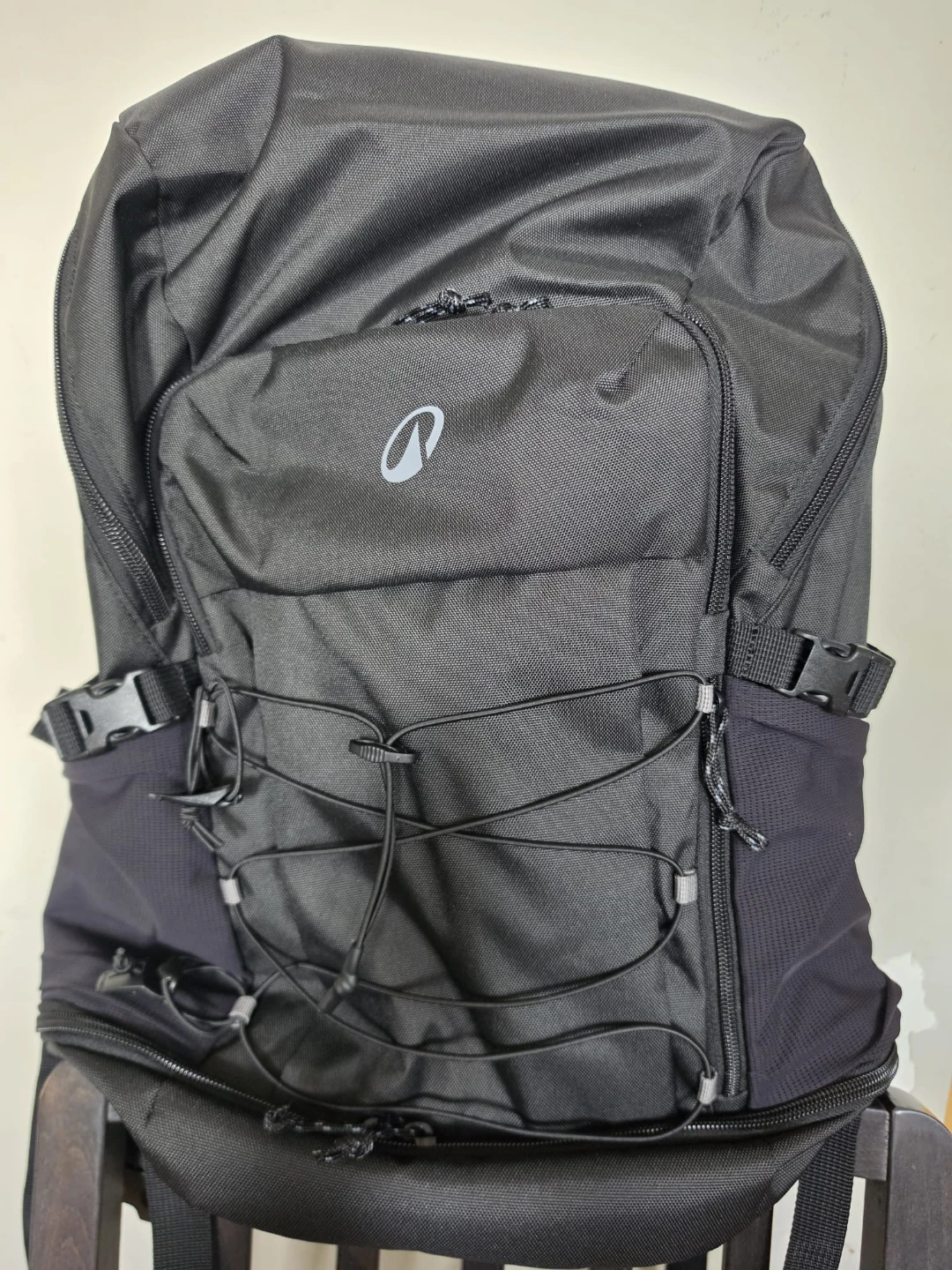 Selling a Quechua Arpenaz 500 30L hiking backpack. - photo 3