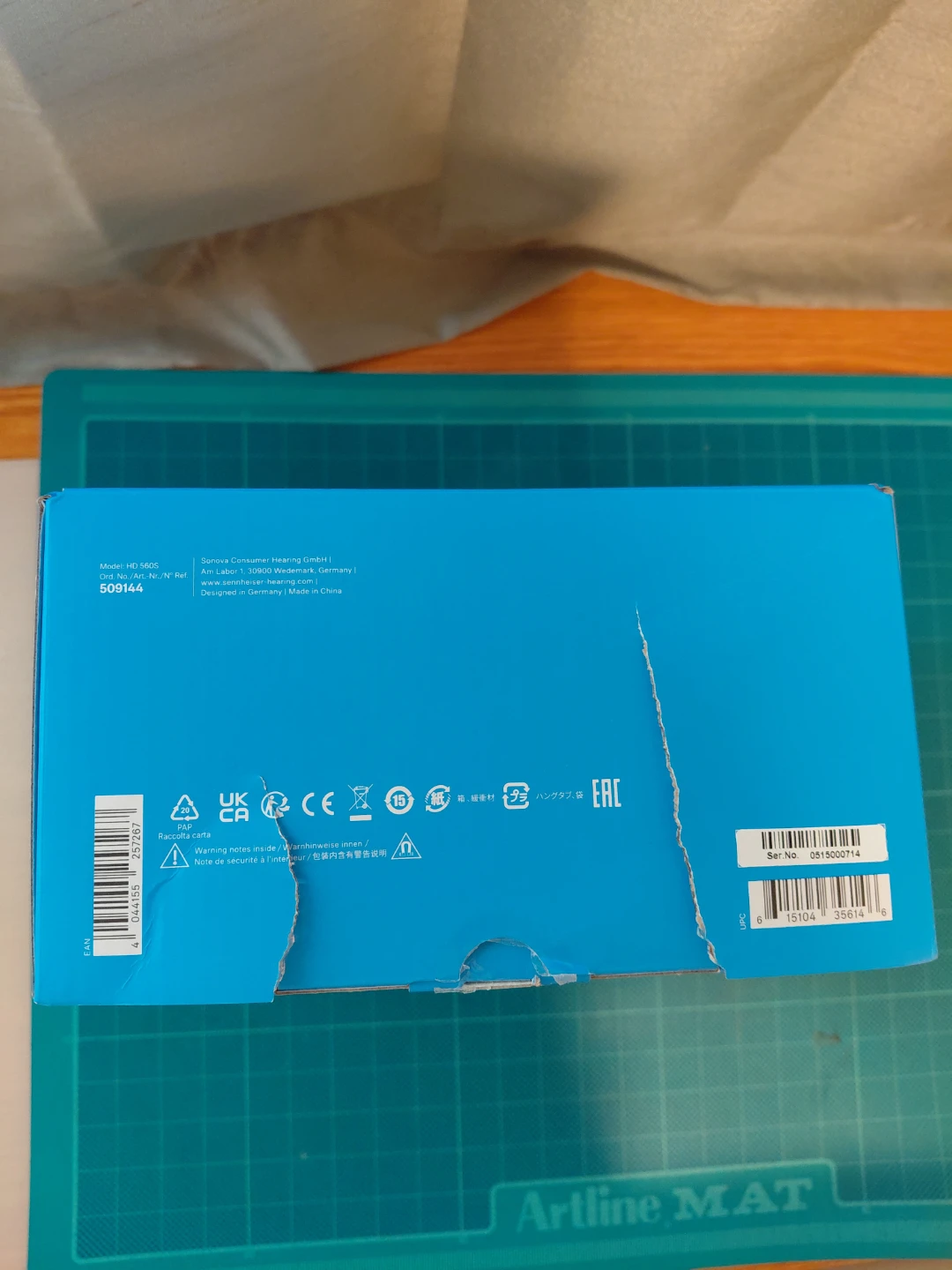 Sennheiser HD 560S Reference-Grade Headphones New Damaged Box - photo 3