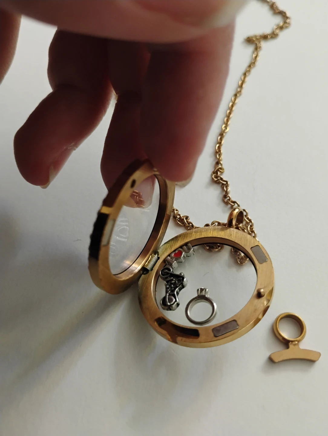 Rose gold plated display locket - photo 2