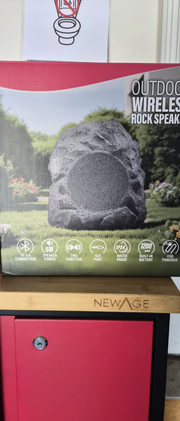 Outdoor Wireless Rock Speaker