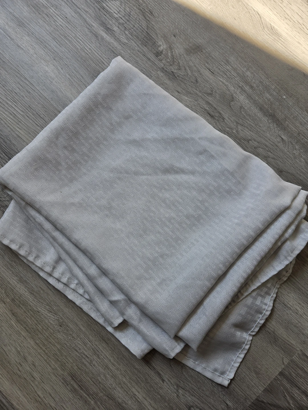 Light Grey Tablecloth - photo 2