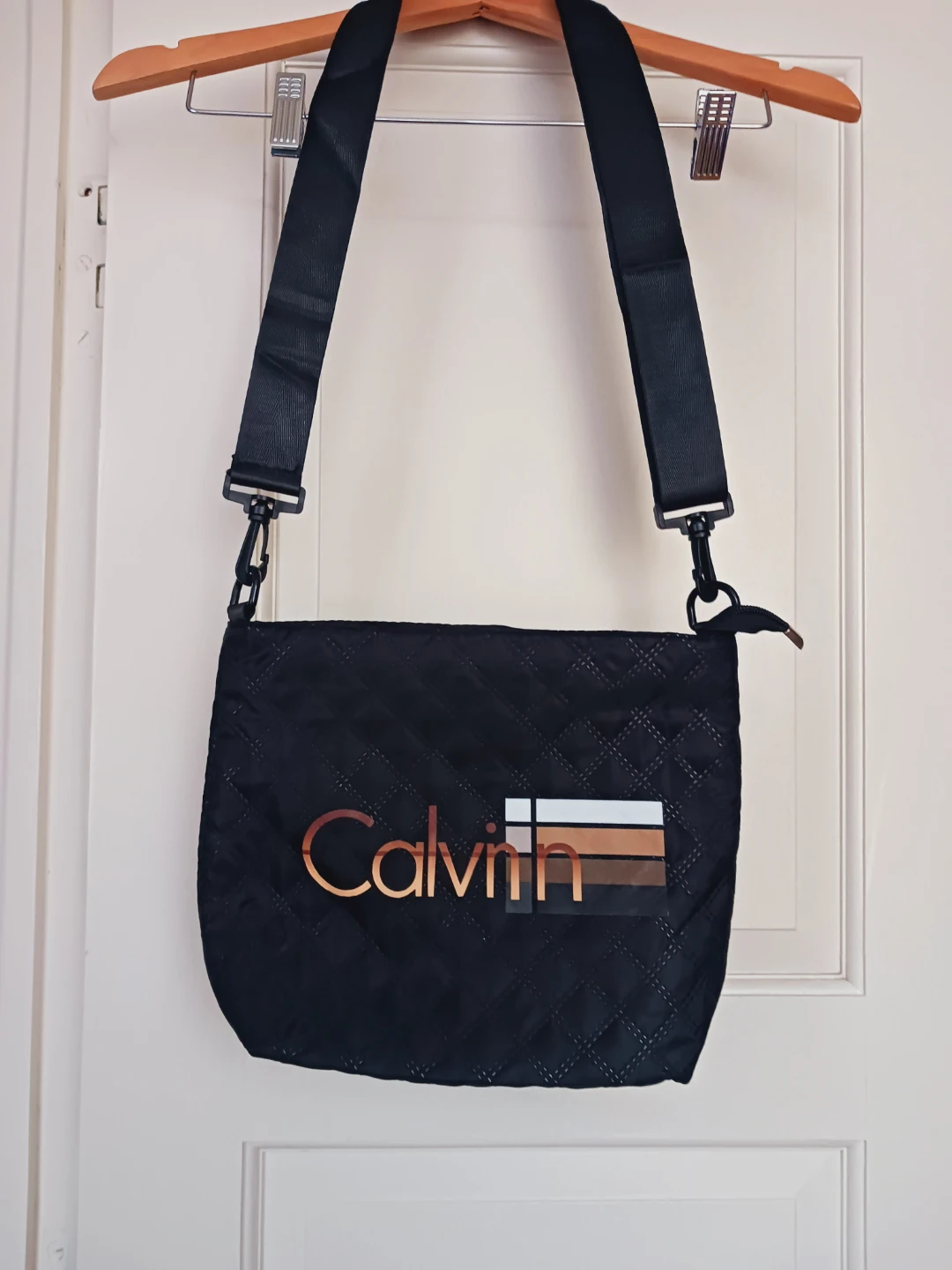 New !! Calvin Klein Black Quilted Crossbody Bag
