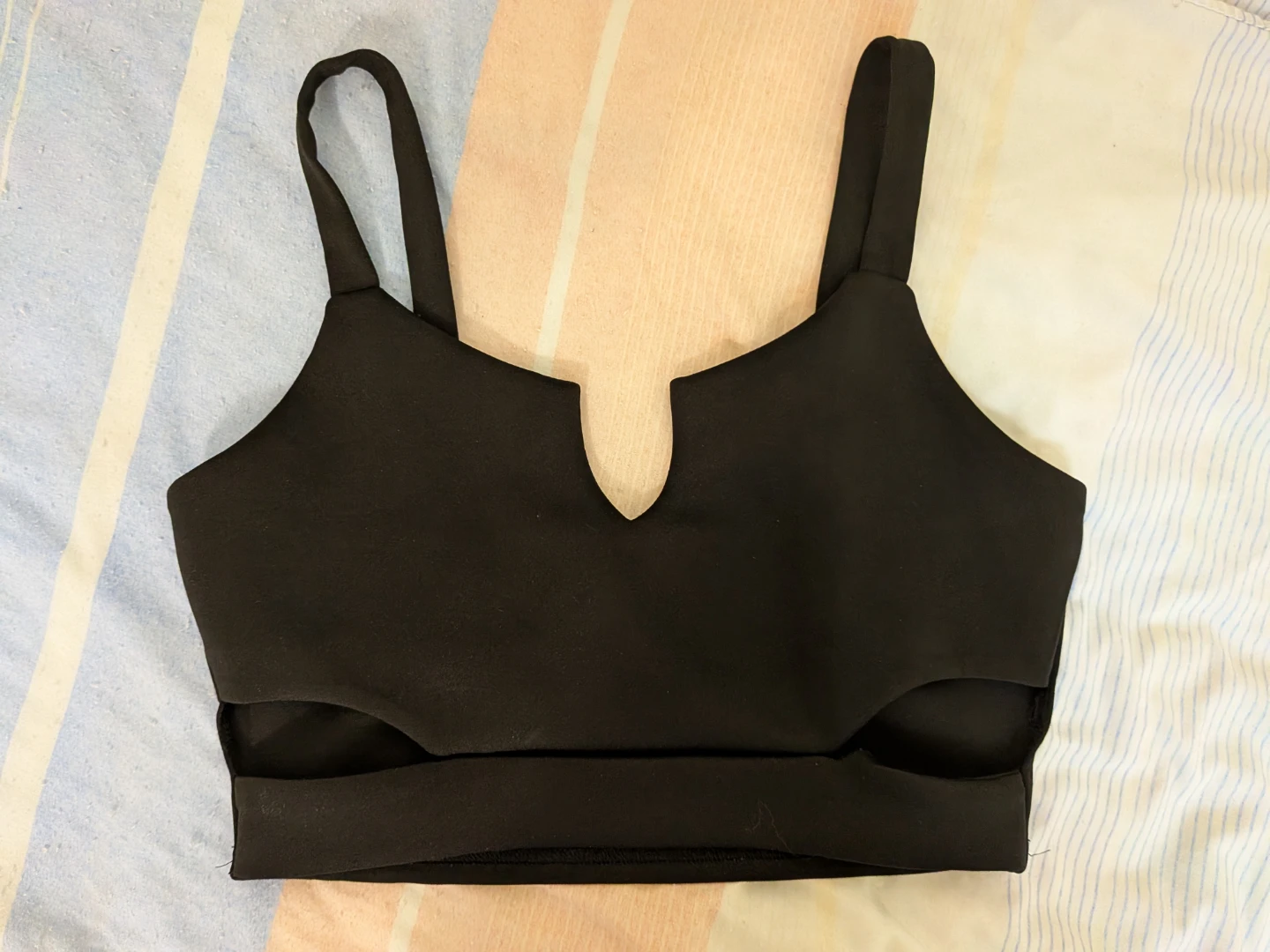 2 for $5 ✨// Black Cut Out Crop Top