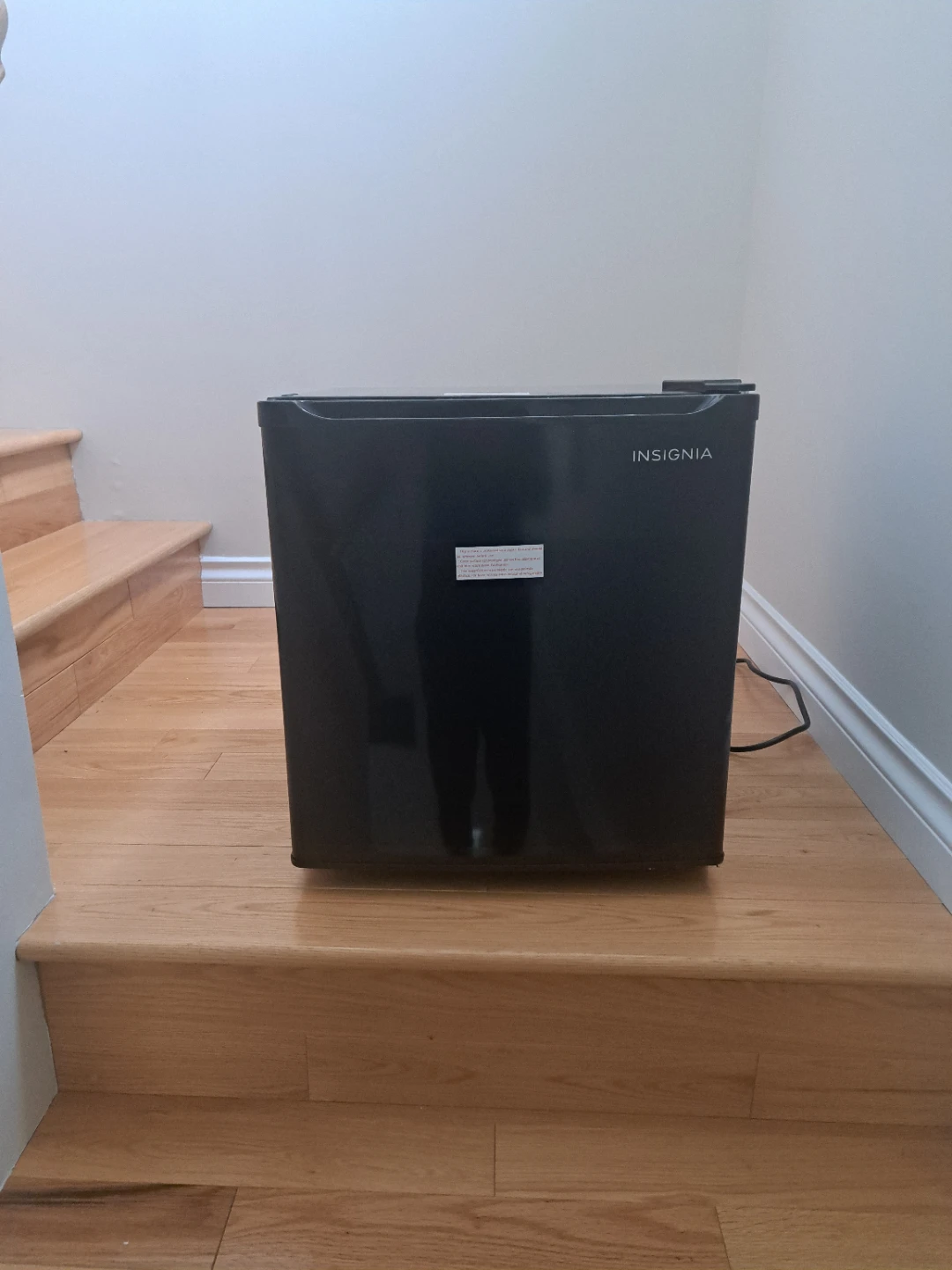 Insignia NS-CF17BK9-C Mini Fridge