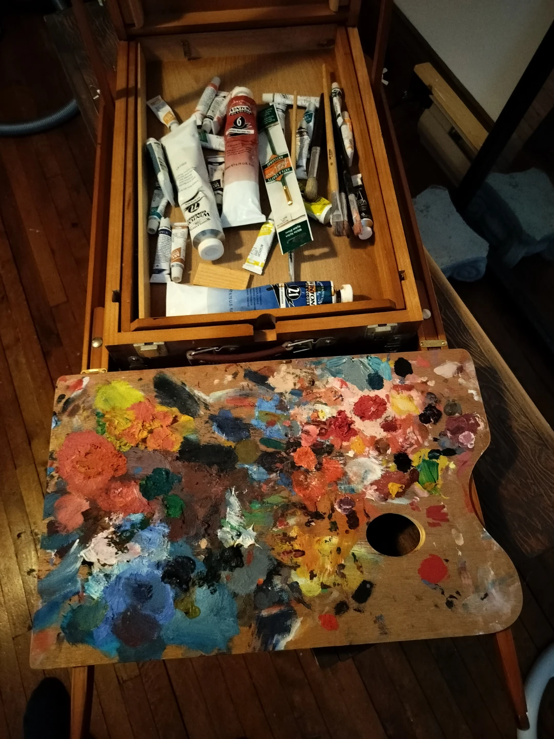 Wooden Art Easel with Paint Tubes and Palette - photo 2