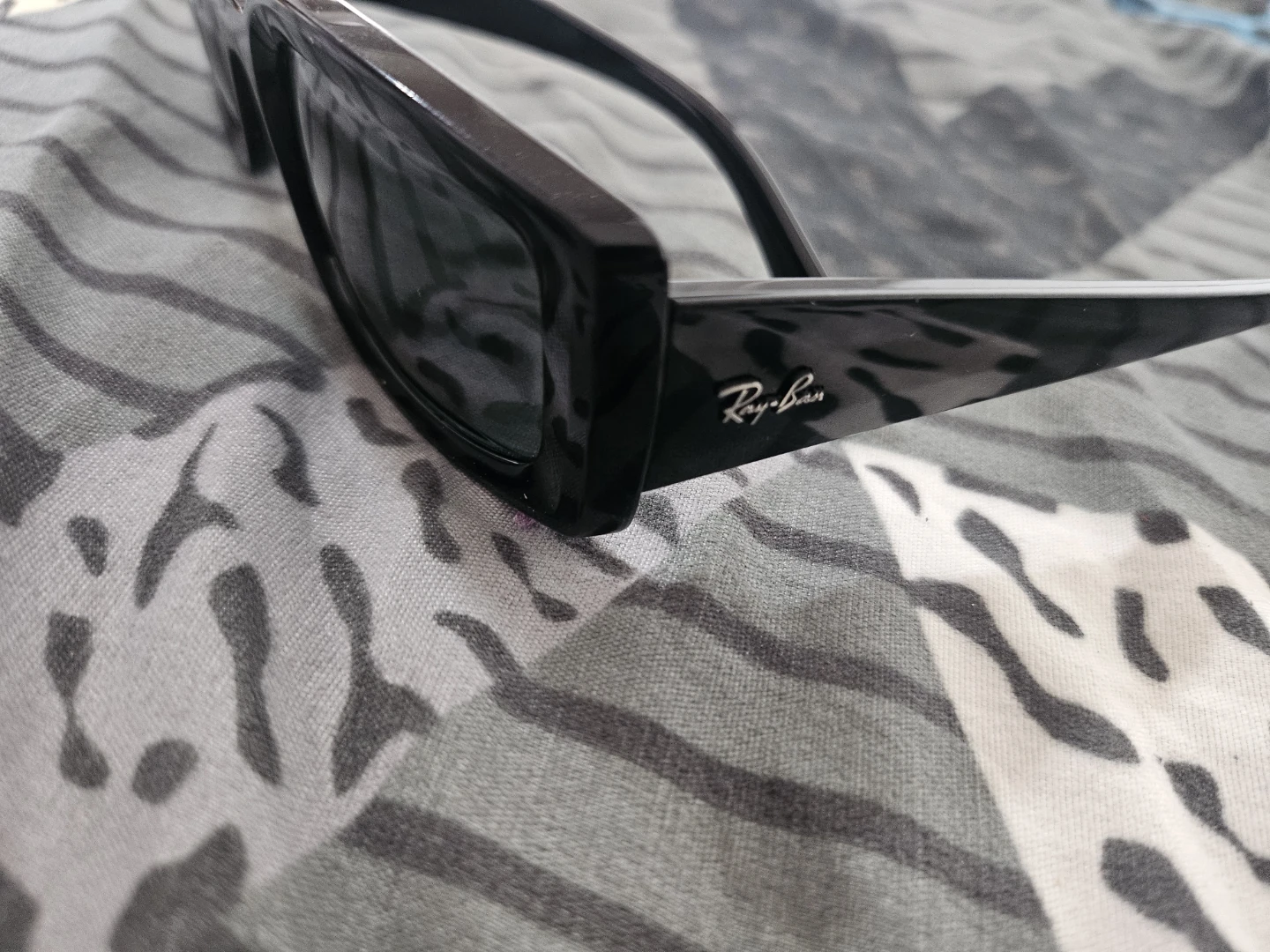 Ray-Ban RB4395 Kiliane Sunglasses - photo 2