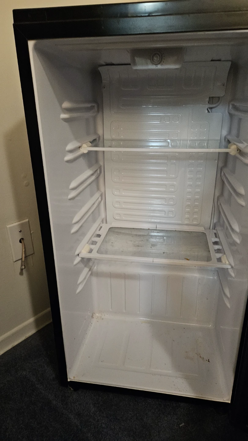 Danby Mini fridge - photo 2