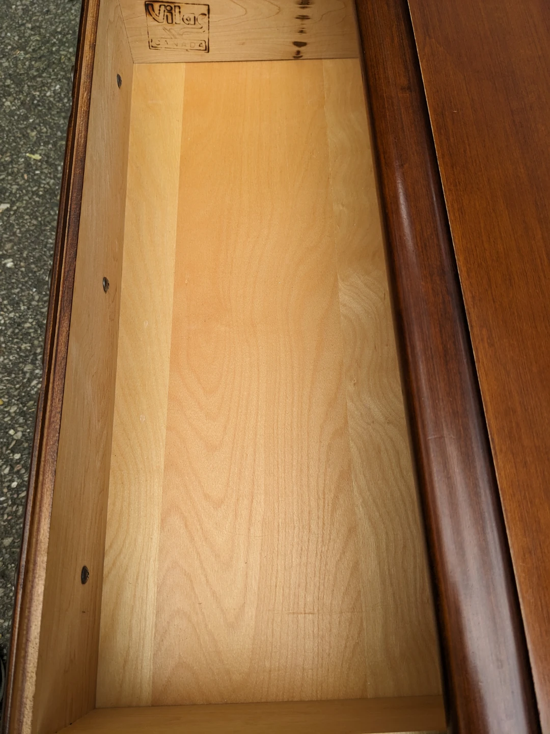 Vilas 9 Drawer Dresser Nightstand Set in Maple - photo 2