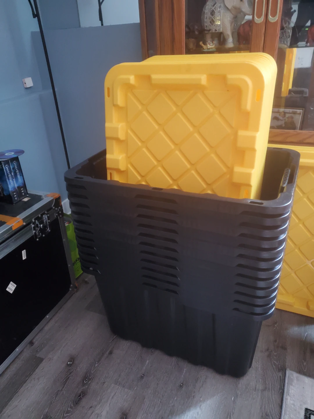 Tuff Store 102 Litre / 27 Gallon Heavy-Duty Storage Box