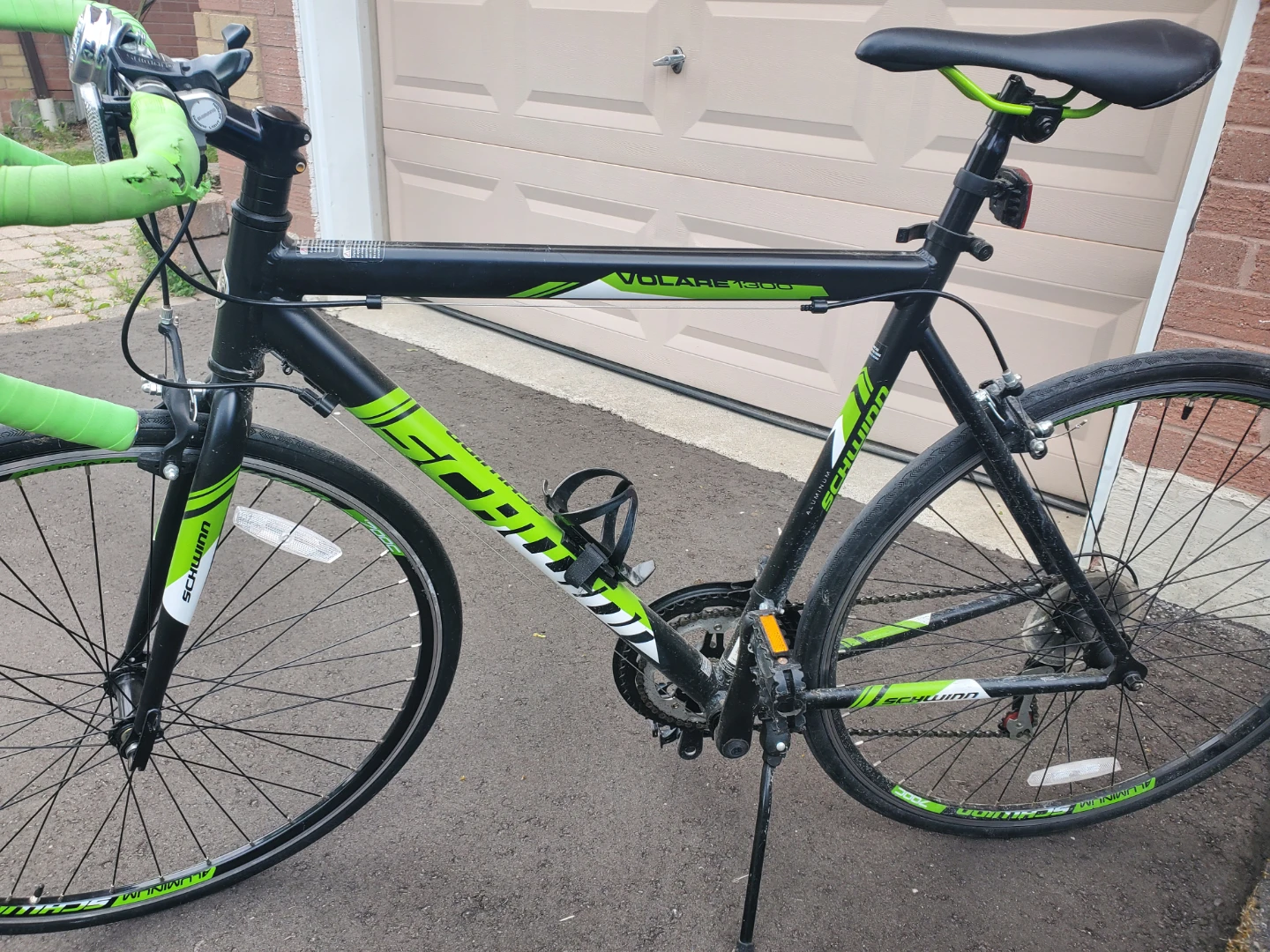 Schwinn Volare 1300 Road Bike - photo 2