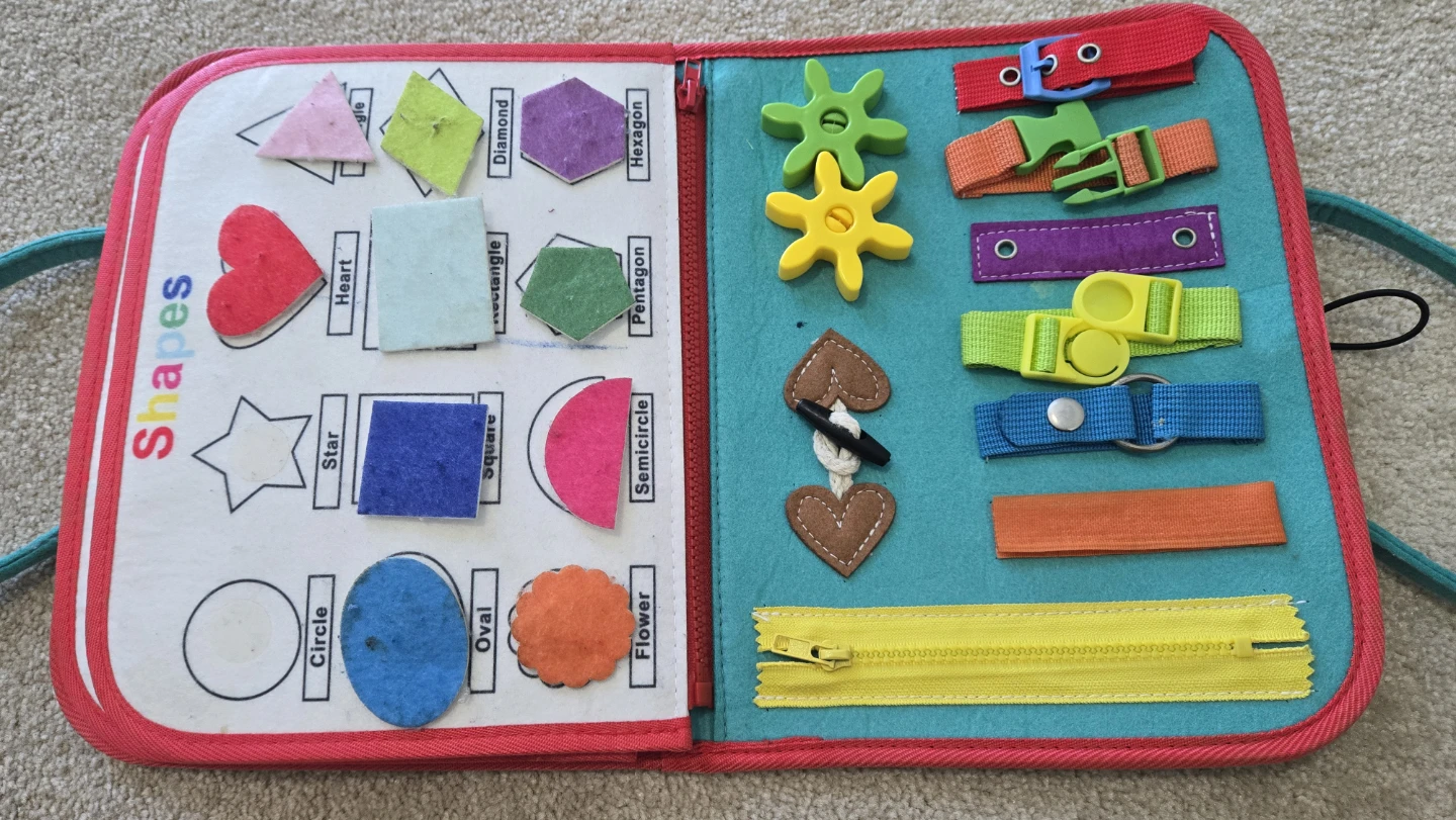 3 sets of toys : Busy Activity Book, animal figures, shape game - photo 2