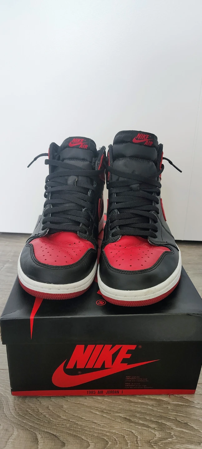 Air Jordan 1 High OG "Bred"