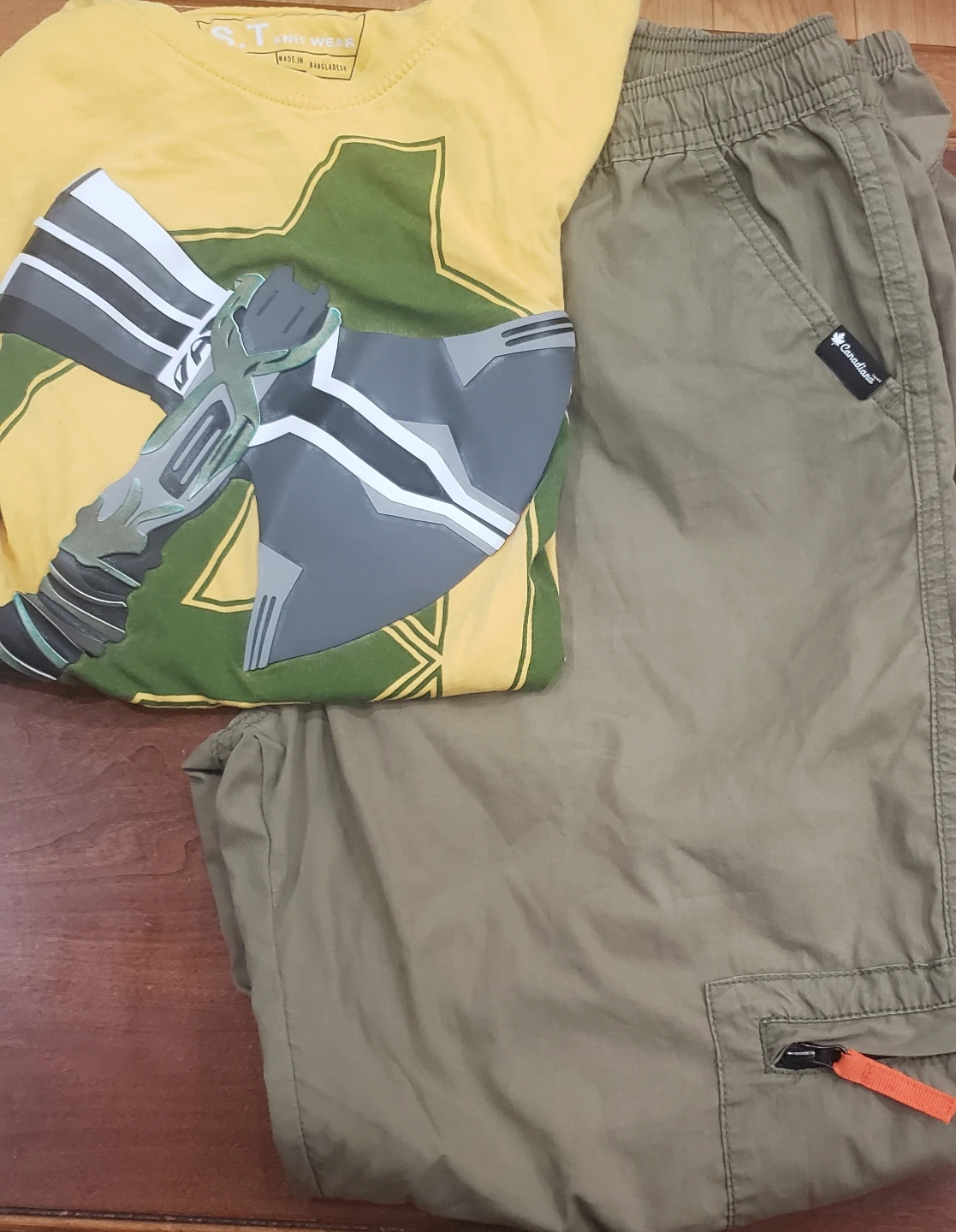 S.T. Knit Wear Yellow Axe T-Shirt and Khaki Cargo Pants Set