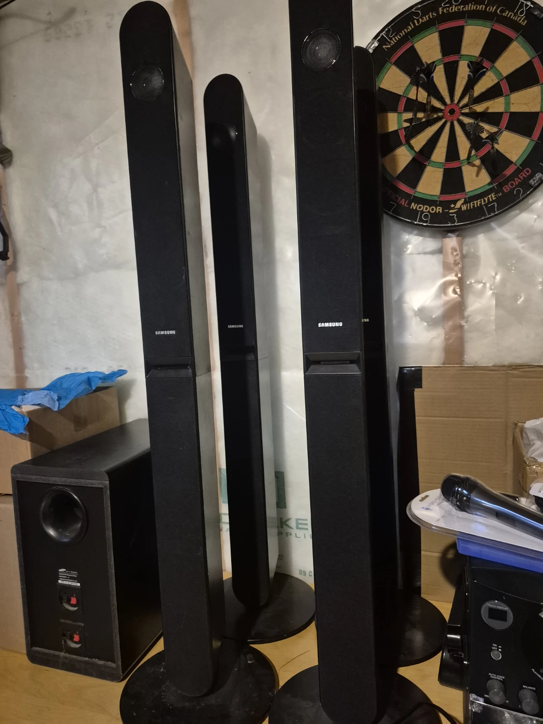 Samsung Surround Sound System with Subwoofer