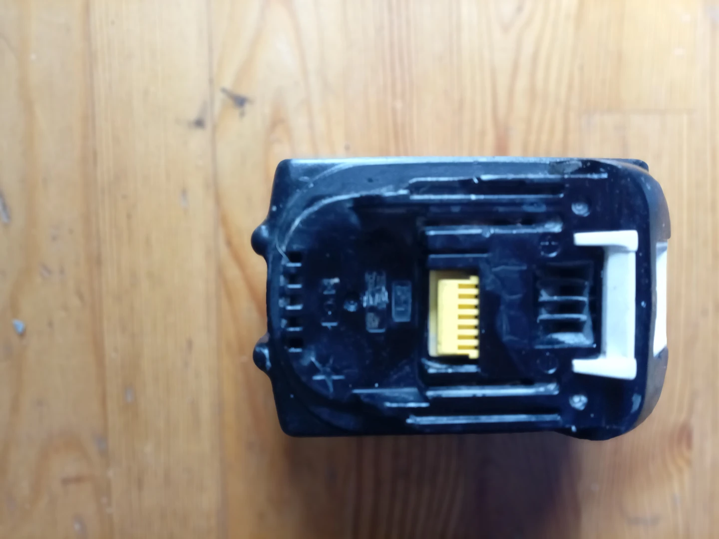 2 :Makita 18V Lithium-Ion Battery - photo 3