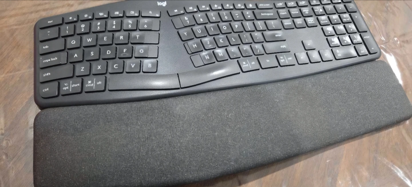 Logitech Ergonomic Keyboard with Wrist Rest - photo 3