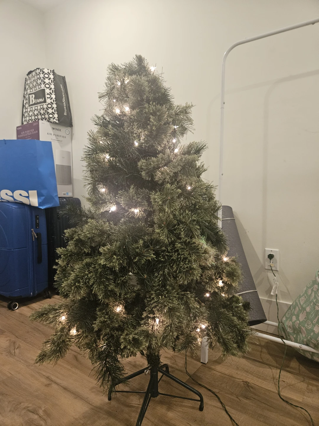 Pre-lit Christmas Tree
