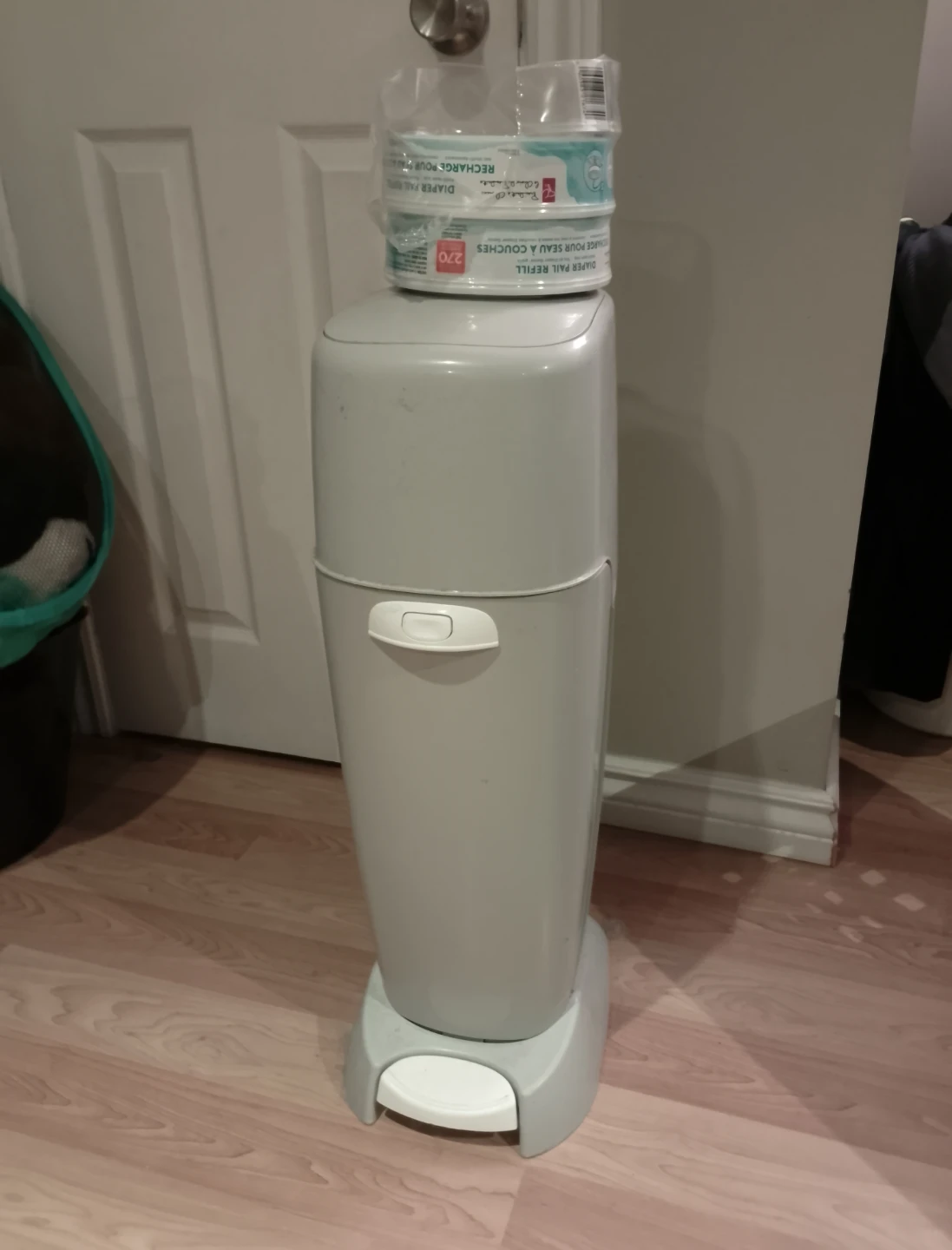 Diaper Genie and 2 refills