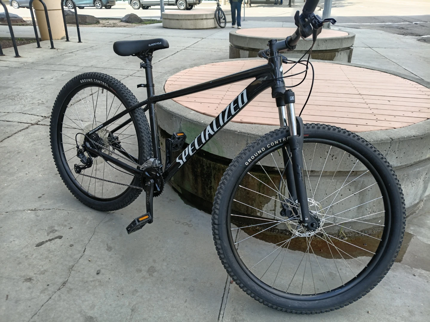 Specialized Rockhopper Mountain Bike - photo 2