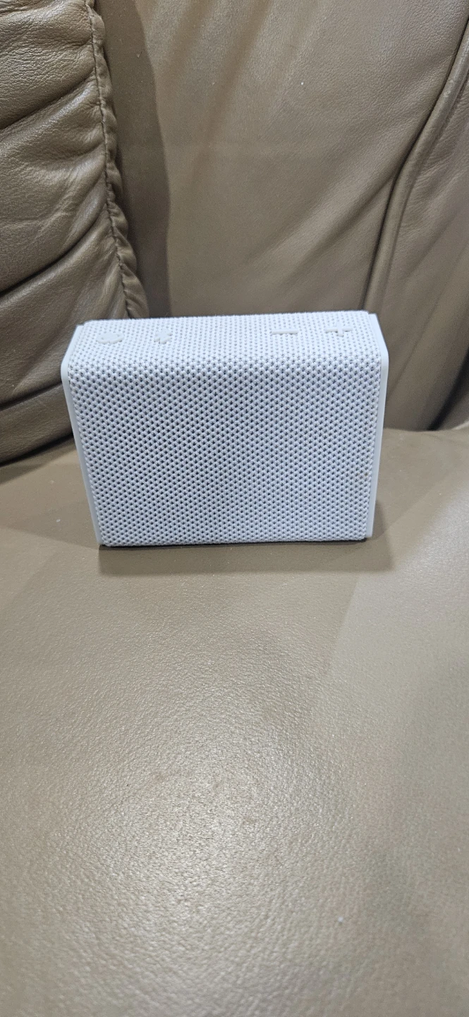 White Portable Bluetooth Speaker