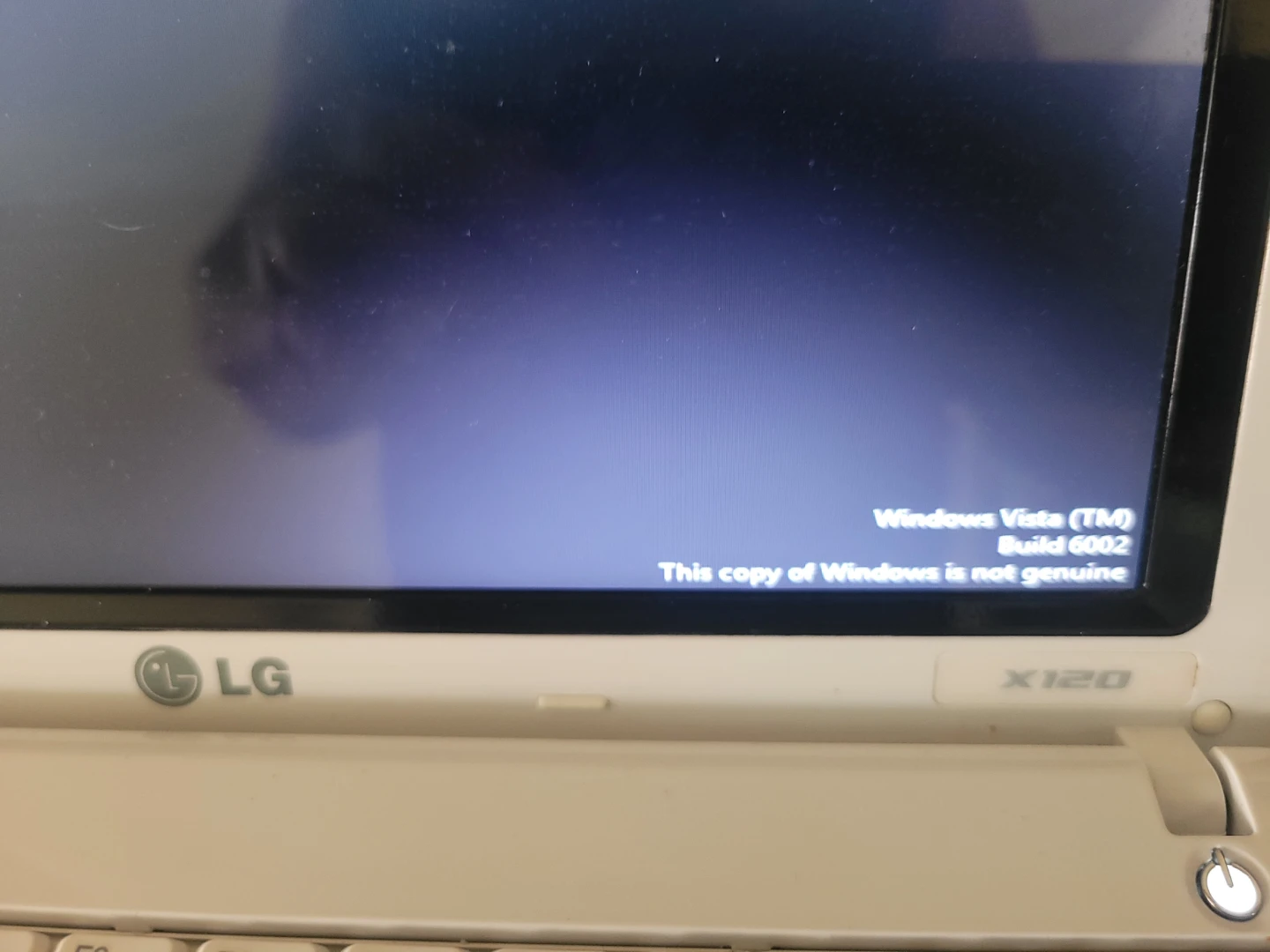 LG X120 netbook and a black HP 2000 laptop - photo 4
