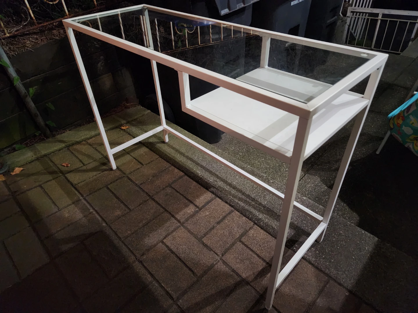 IKEA VITTSJÖ Laptop Table