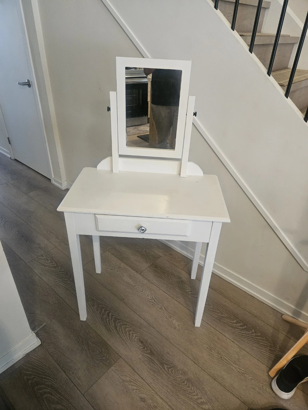 White Vanity Table with Mirror and Drawer - photo 4