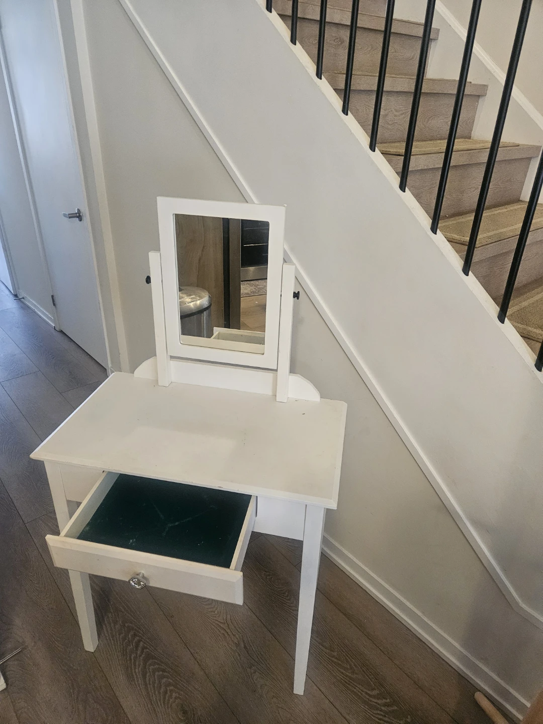White Vanity Table with Mirror and Drawer - photo 5