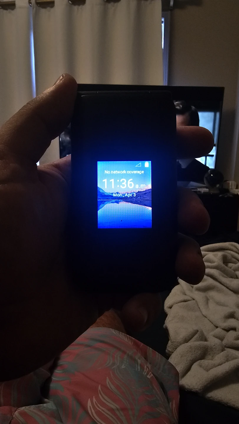 ZTE Flip Phone $15 - photo 2