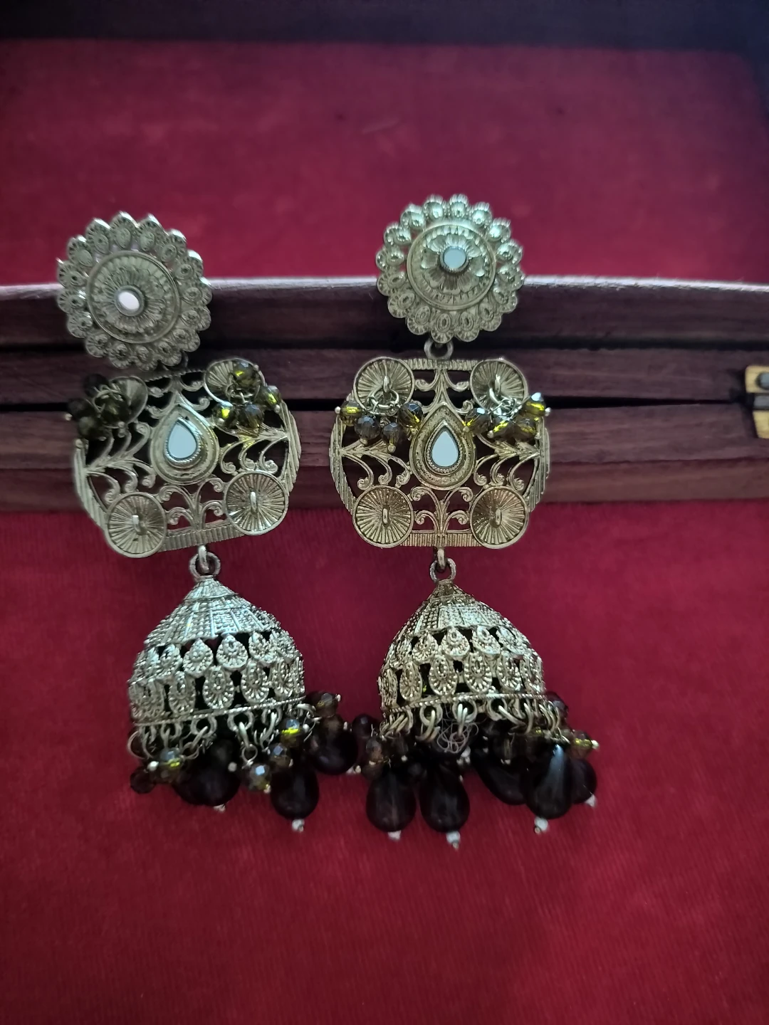 Jhumka Earrings - green - photo 2