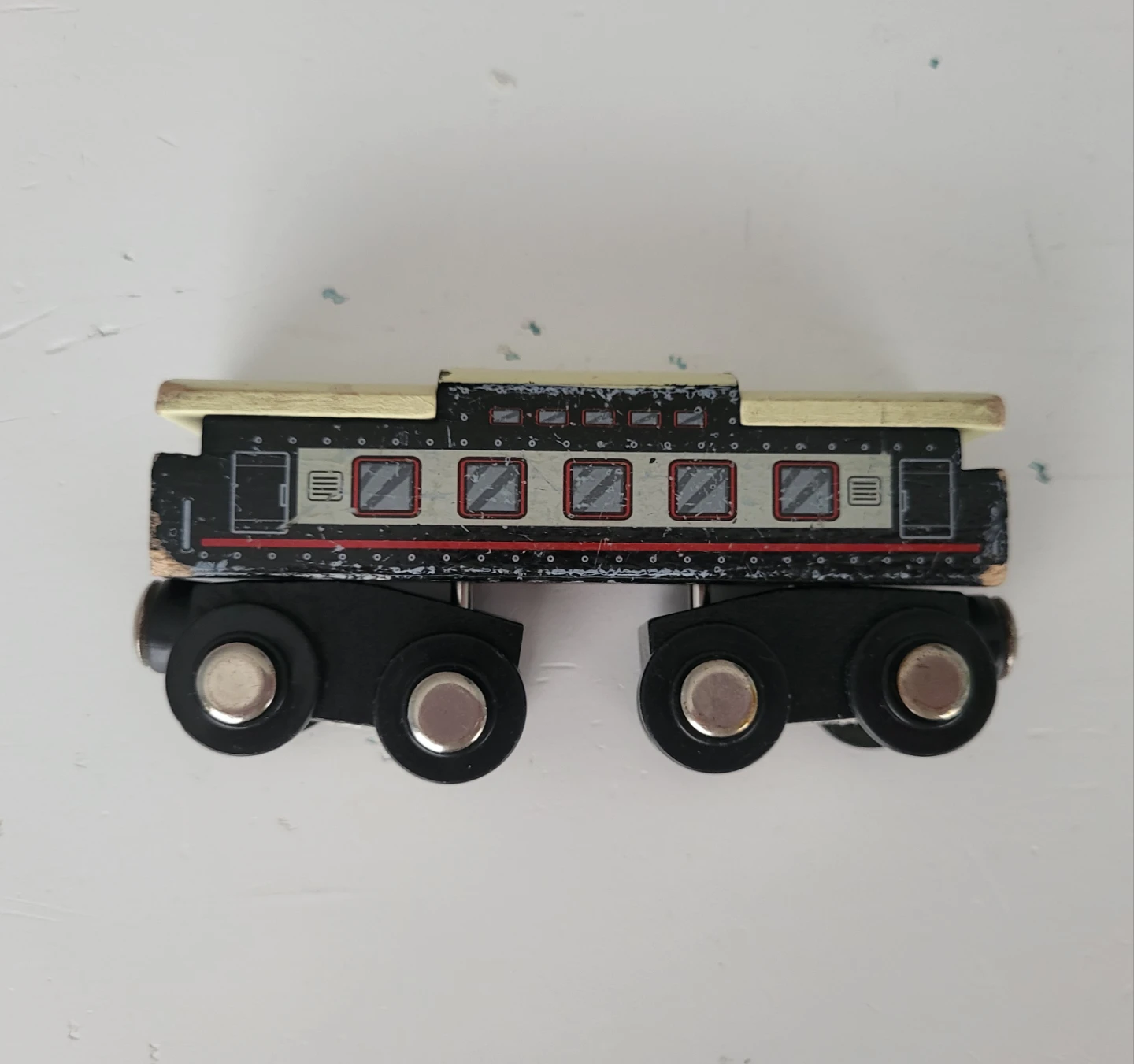 7 Wooden Toy Train Engines Lot - photo 5