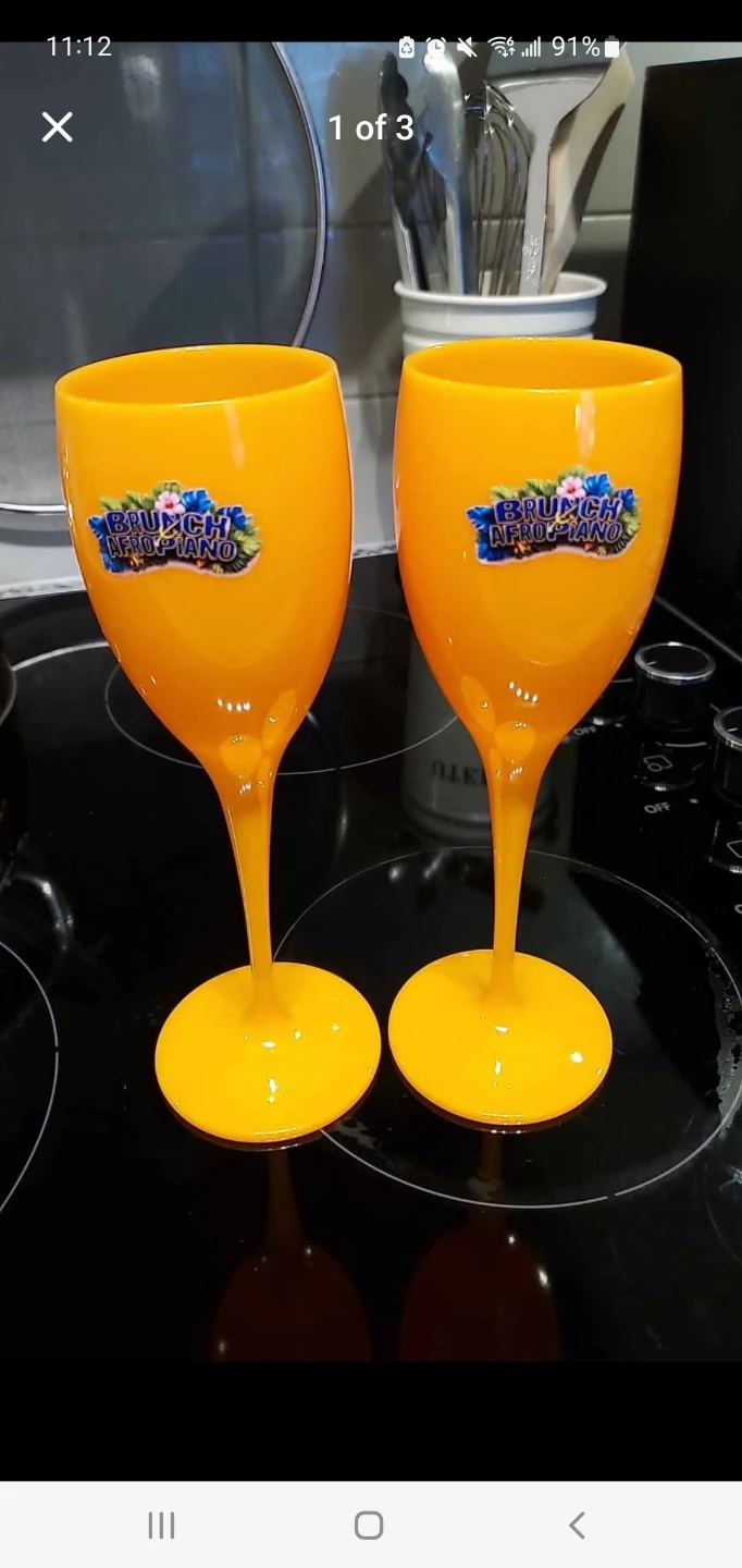 2 Plastic Champagne Glasses