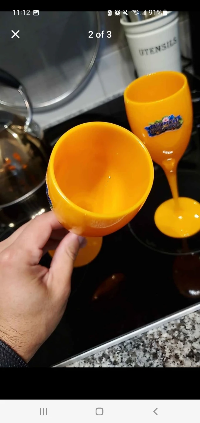 2 Plastic Champagne Glasses - photo 2