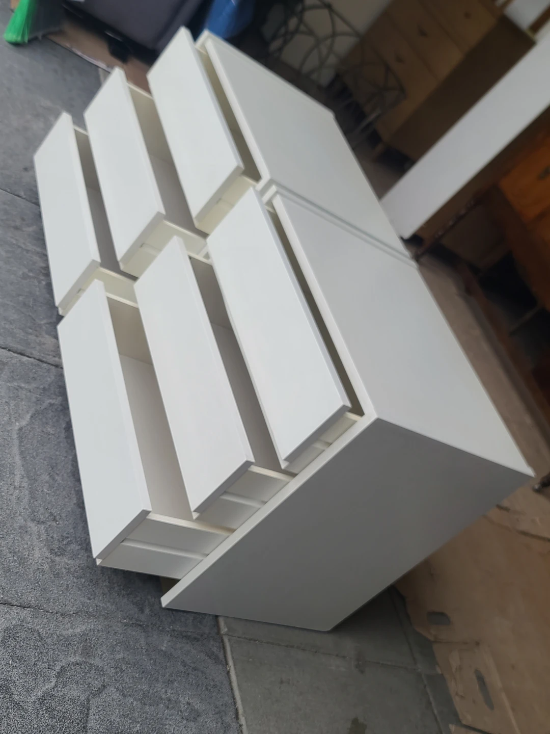 Pair of Maurer Furniture White Nightstands - photo 3