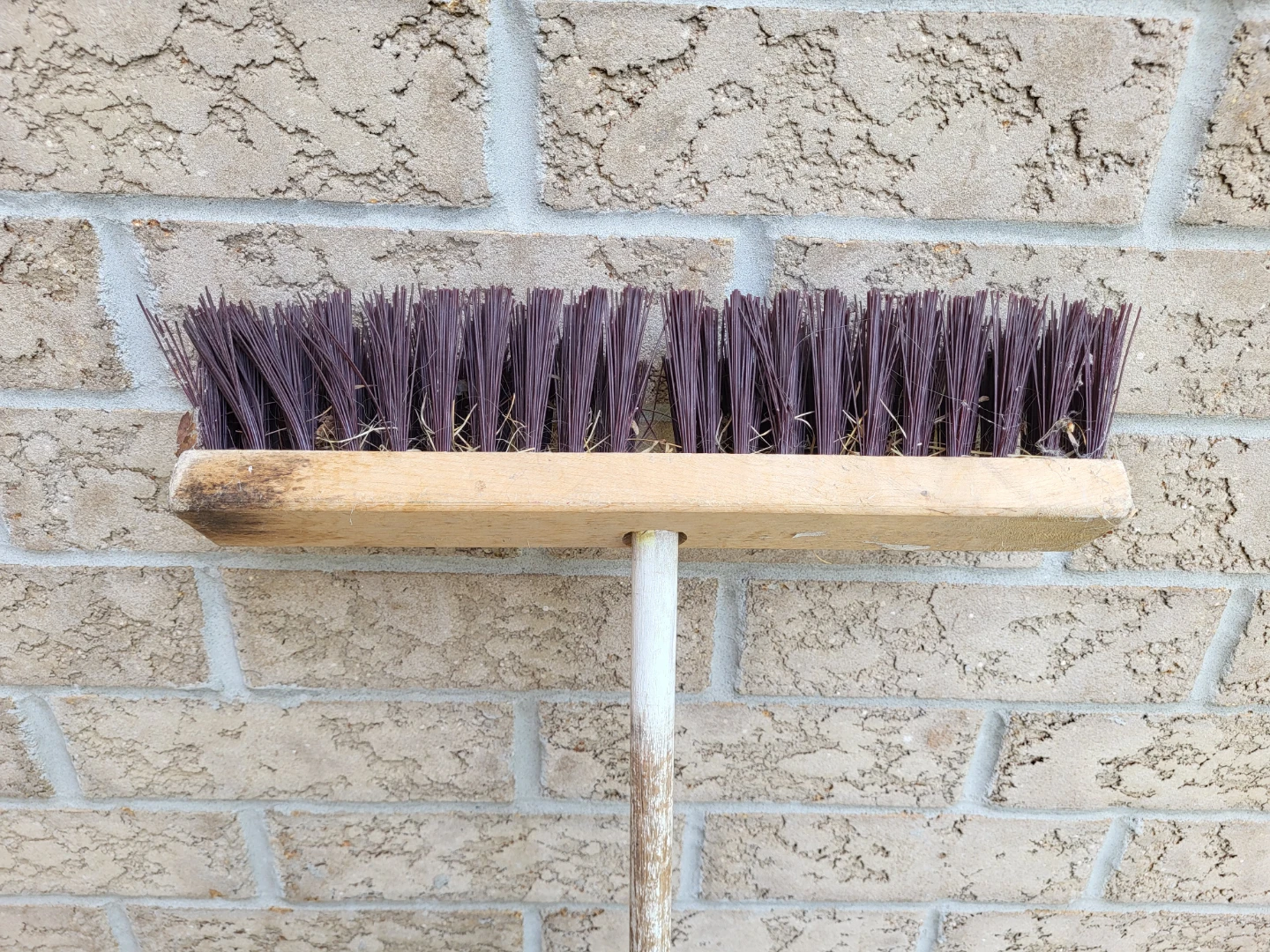 New Wooden Handle Shop/ Garage Broom - photo 2