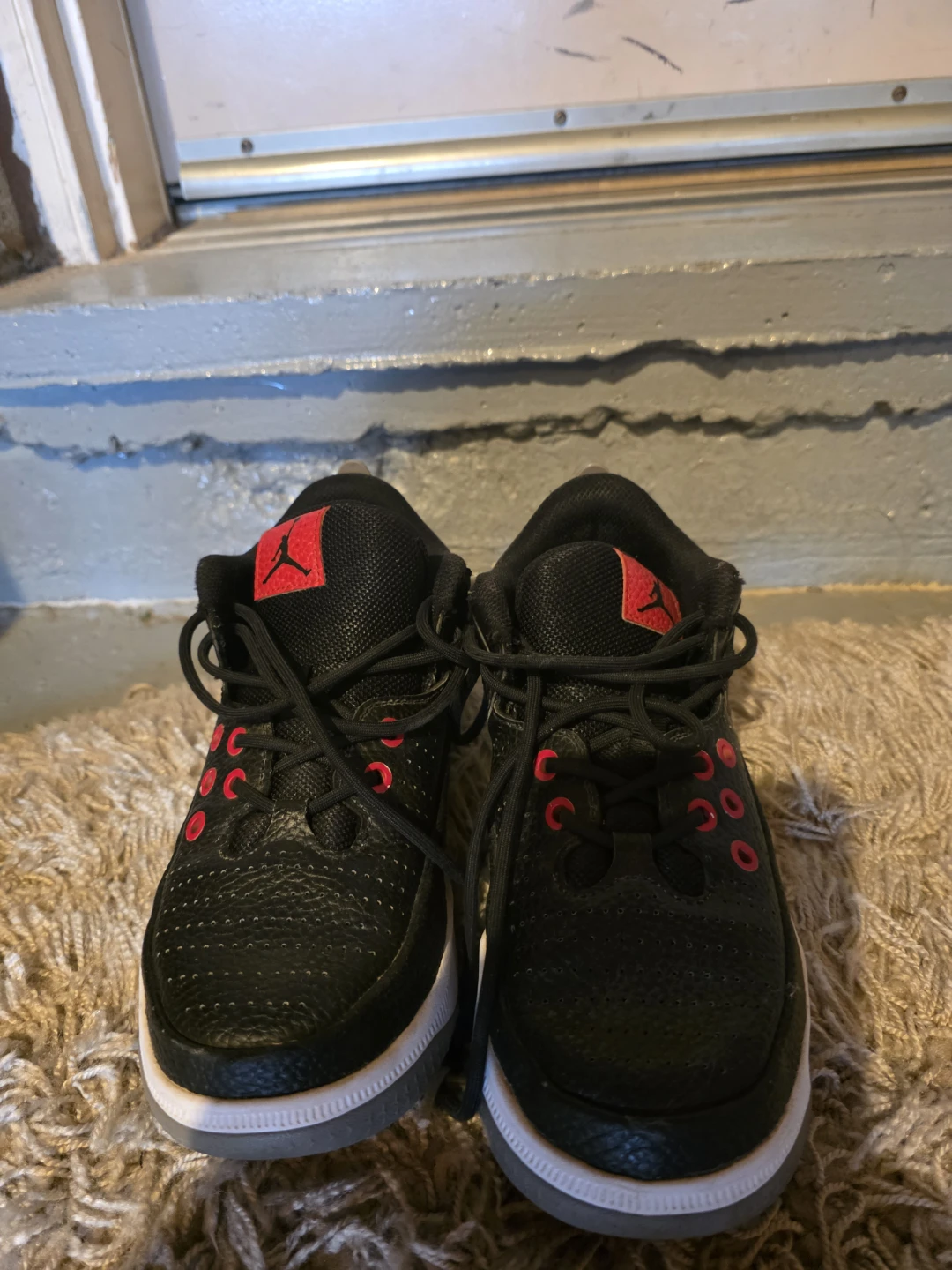 Jordan Sneakers Size 4 - photo 3