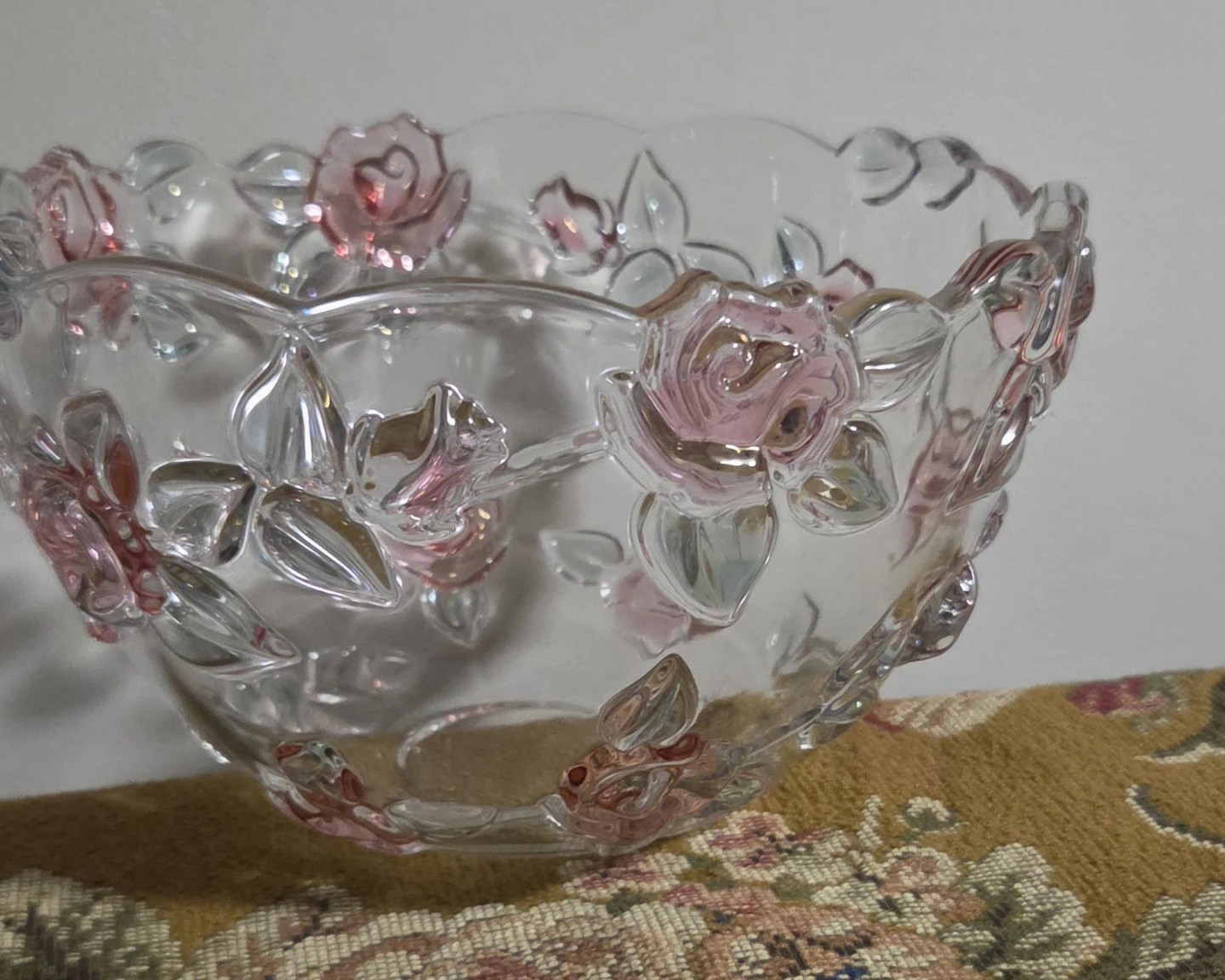 Mikasa Glass 9 inch Serving Bowl
