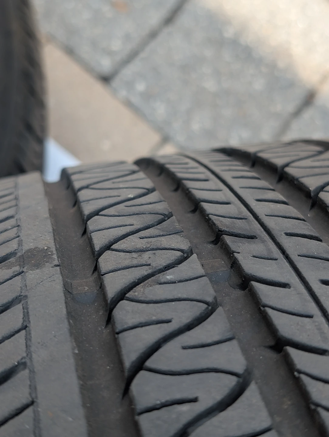 2x Continental 235-40-19 Tesla Tires - photo 2